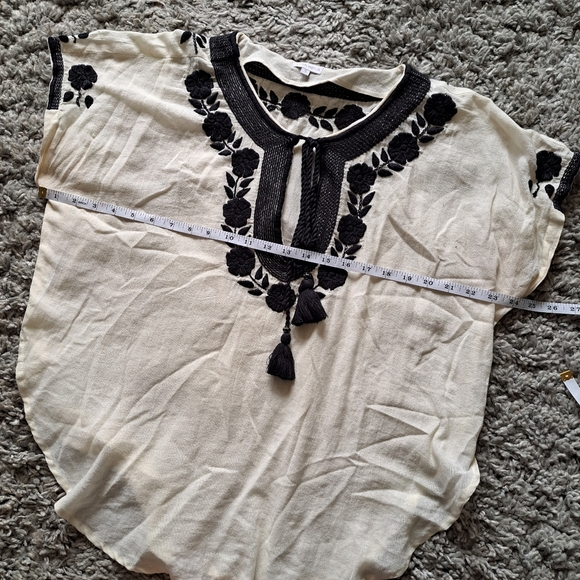 Star Mela | Cream white & black embroidered tunic shirt with tassels - Picture 9 of 12